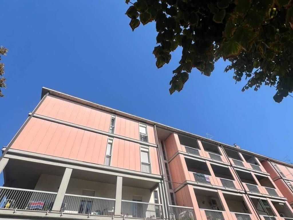appartamento in vendita a Modena in zona Madonnina / Quattro Ville