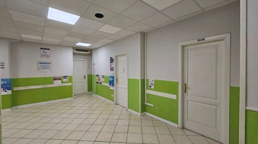 ufficio in vendita a Modena