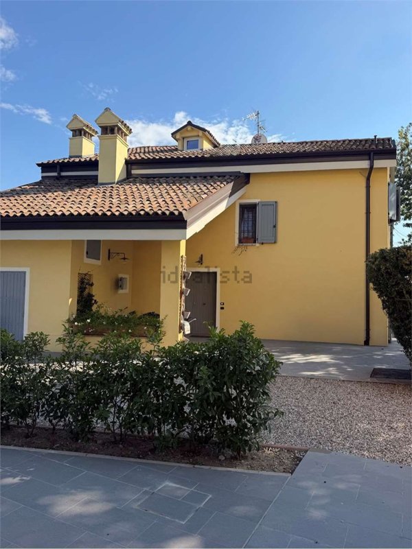 casa indipendente in vendita a Modena in zona Cognento