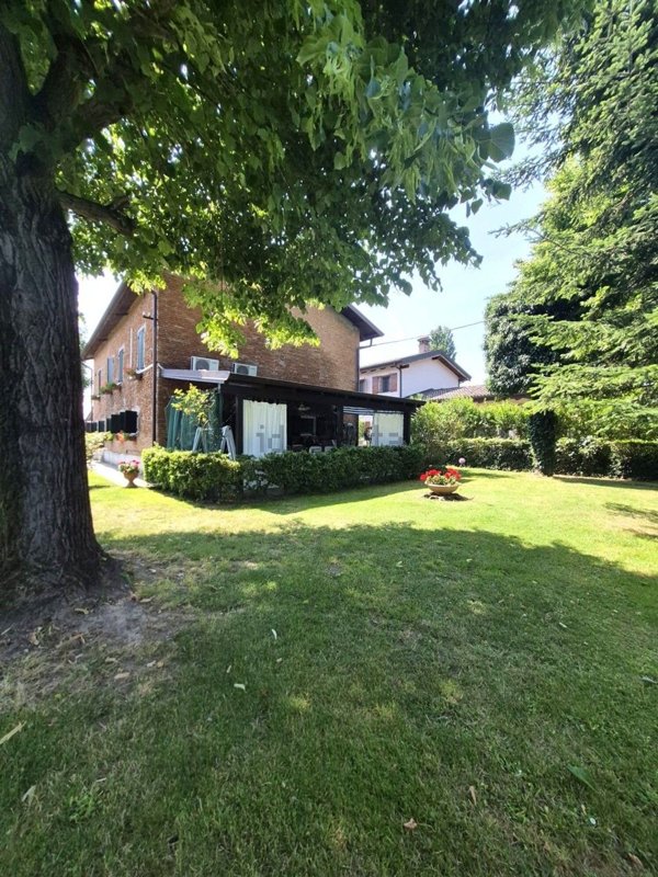 casa indipendente in vendita a Modena