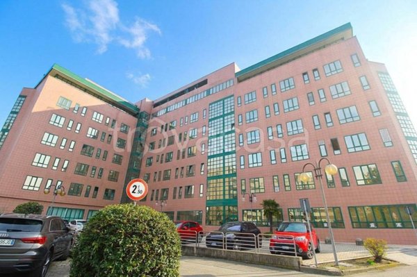ufficio in vendita a Modena in zona San Faustino