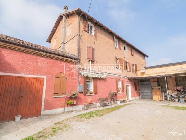 casa indipendente in vendita a Modena in zona Ganaceto