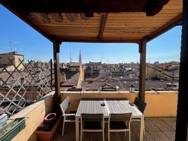 appartamento in vendita a Modena in zona Centro Storico