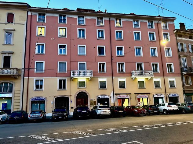 ufficio in vendita a Modena in zona Centro Storico