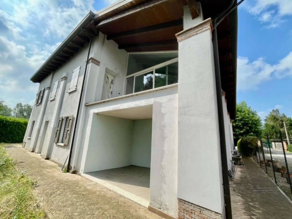 casa indipendente in vendita a Modena in zona San Damaso