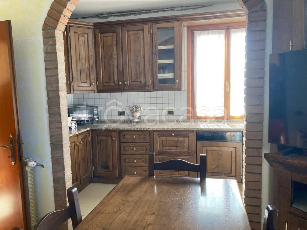casa indipendente in vendita a Montecreto in zona Acquaria