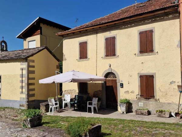 appartamento in vendita a Montecreto in zona Acquaria