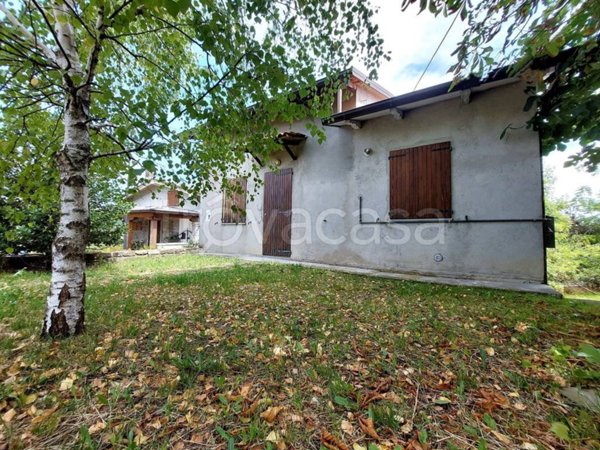 casa indipendente in vendita a Montecreto in zona Acquaria