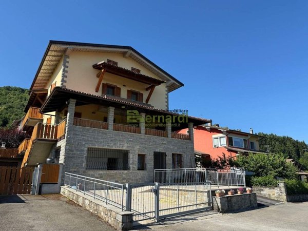 appartamento in vendita a Montecreto in zona Acquaria