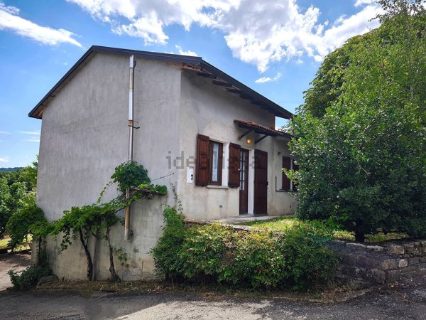 appartamento in vendita a Montecreto in zona Acquaria