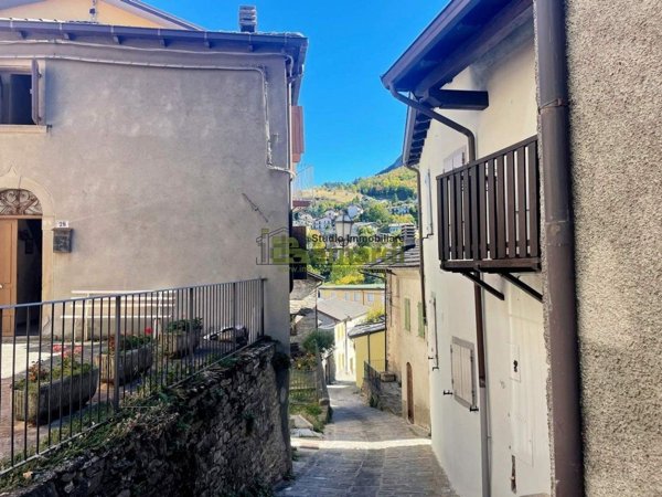 casa semindipendente in vendita a Montecreto