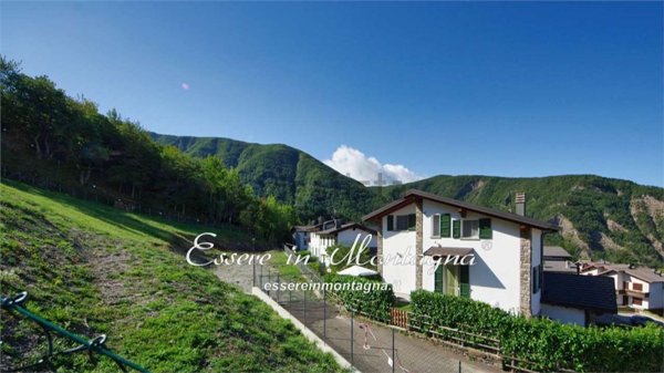 casa indipendente in vendita a Montecreto