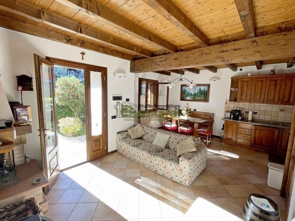 casa indipendente in vendita a Montecreto