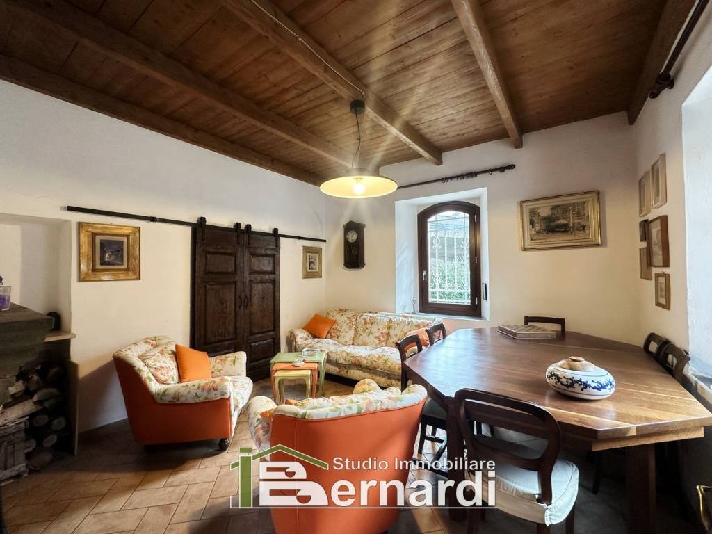 casa indipendente in vendita a Montecreto in zona Strettara