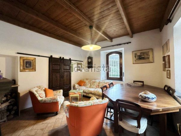 casa indipendente in vendita a Montecreto in zona Strettara