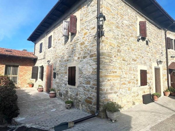 casa indipendente in vendita a Montecreto in zona Acquaria