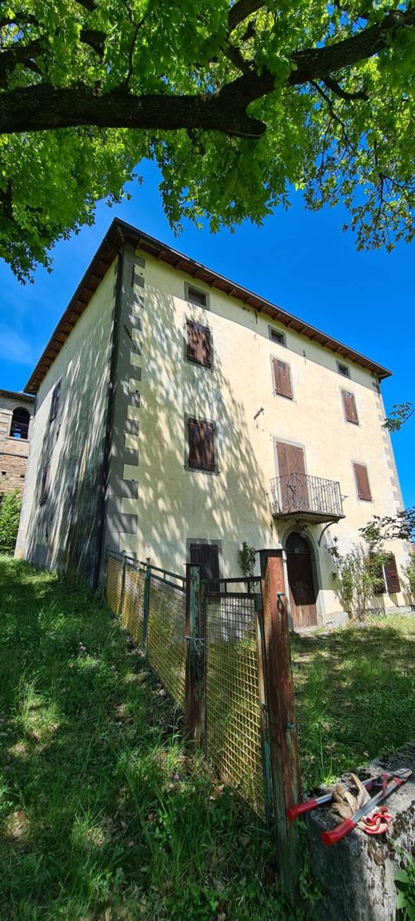 casa indipendente in vendita a Montecreto in zona Strettara