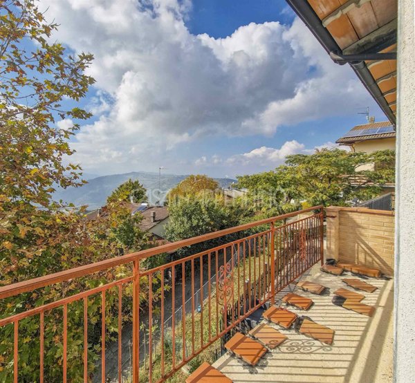 casa indipendente in vendita a Montecreto