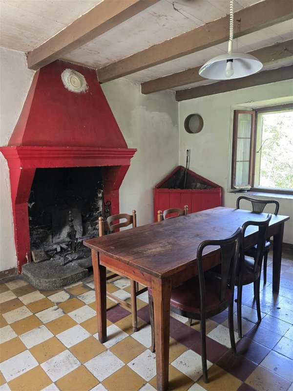 casa indipendente in vendita a Montecreto in zona Acquaria