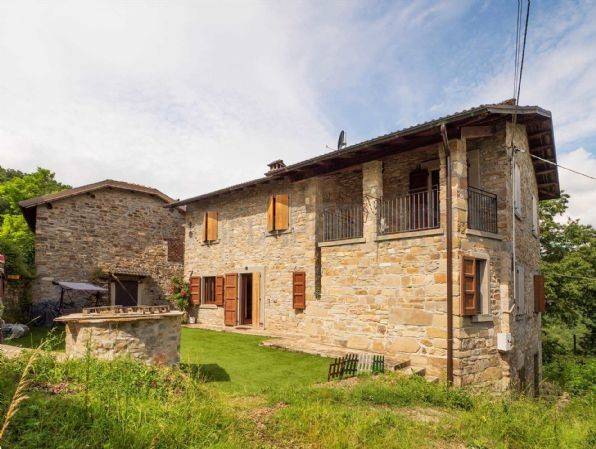 casa indipendente in vendita a Montefiorino in zona Farneta