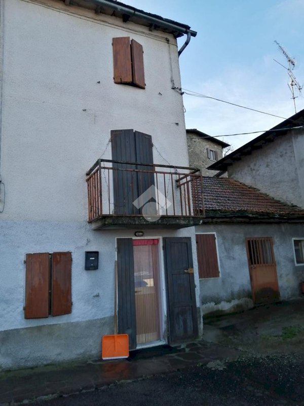 appartamento in vendita a Montefiorino in zona Gusciola