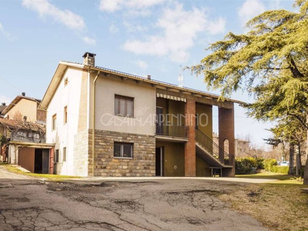 casa indipendente in vendita a Montefiorino