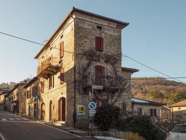 casa semindipendente in vendita a Montefiorino