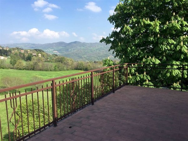 casa indipendente in vendita a Montefiorino