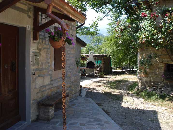 casa indipendente in vendita a Montefiorino