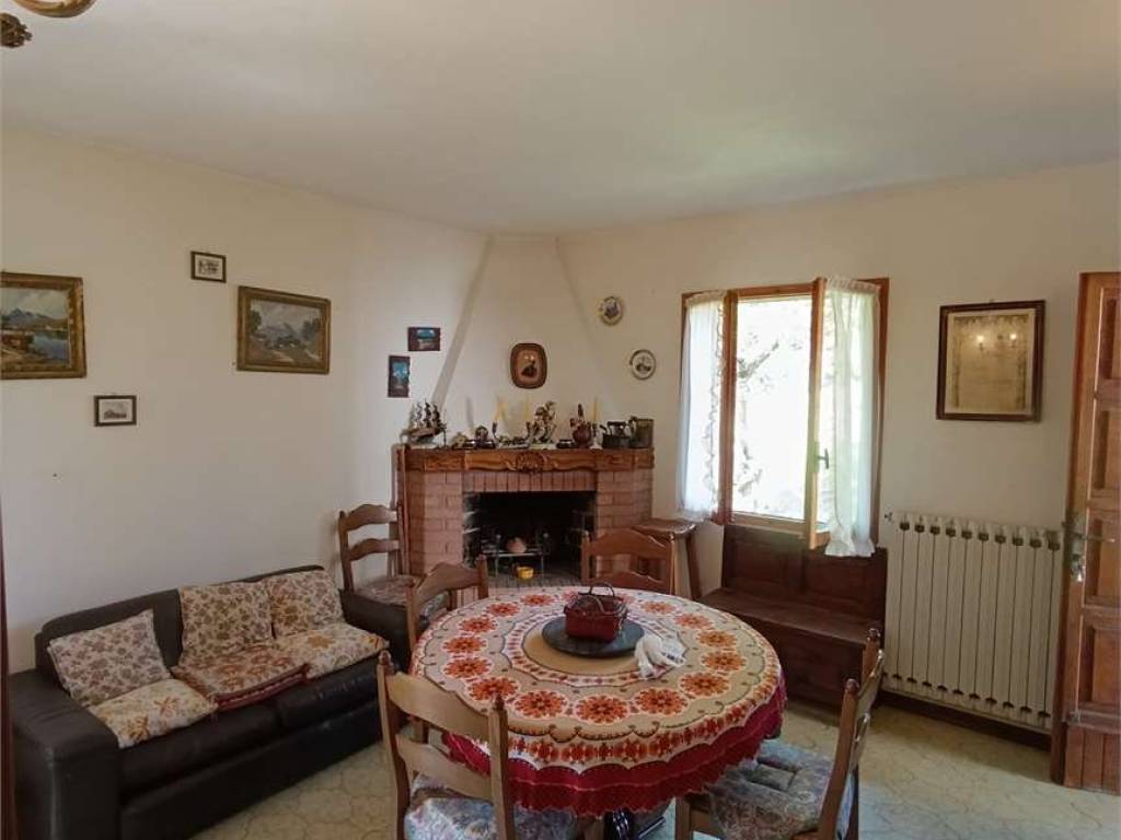 casa indipendente in vendita a Montefiorino in zona Farneta