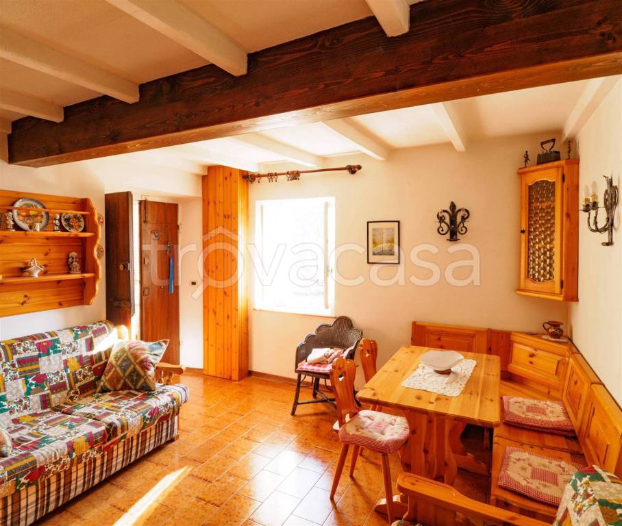 casa indipendente in vendita a Montefiorino