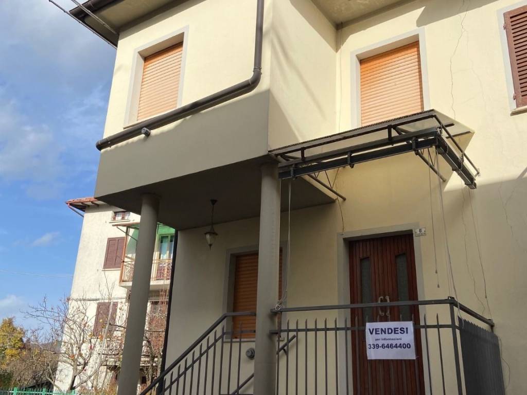 casa indipendente in vendita a Montefiorino in zona Farneta