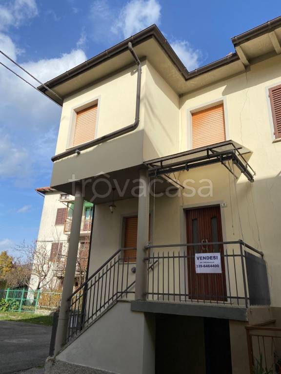 casa indipendente in vendita a Montefiorino in zona Farneta