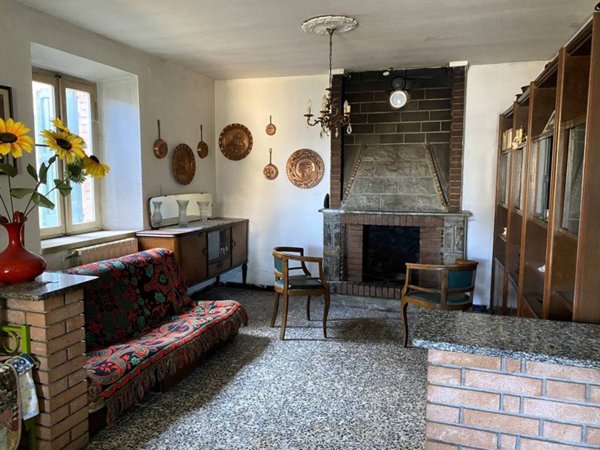 casa indipendente in vendita a Montefiorino