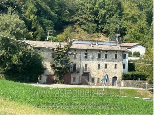 terreno edificabile in vendita a Montefiorino