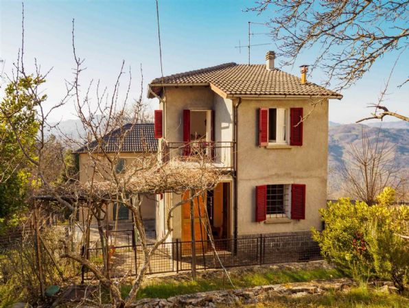 casa indipendente in vendita a Montefiorino