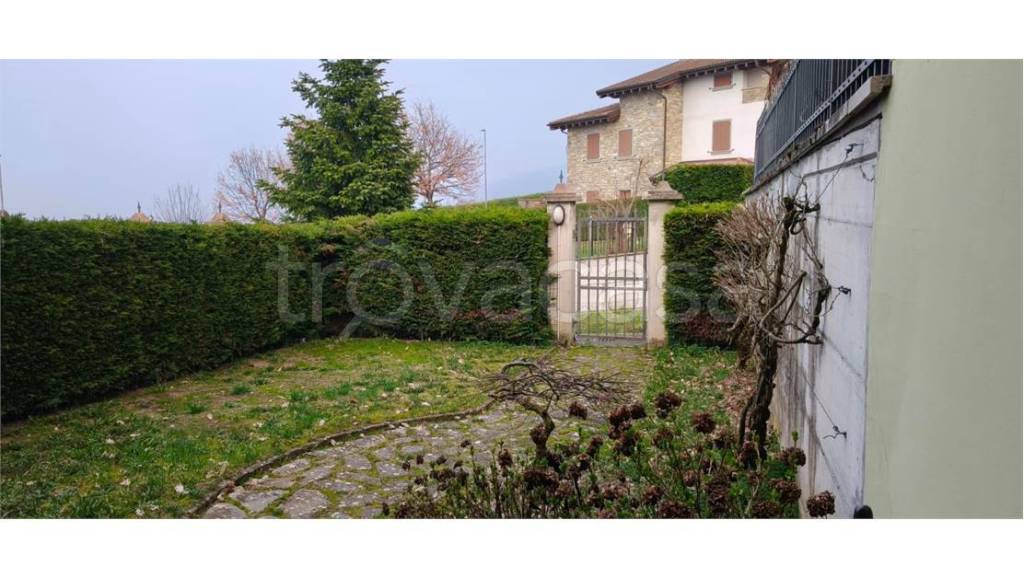 casa indipendente in vendita a Montefiorino in zona Farneta