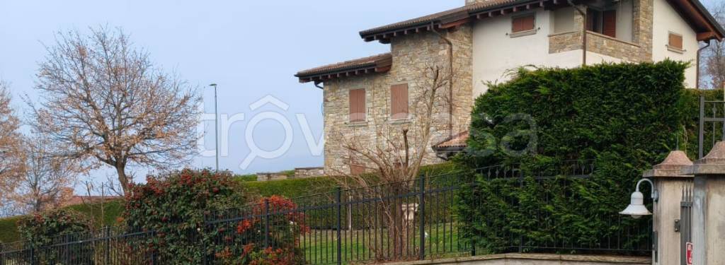 casa indipendente in vendita a Montefiorino in zona Farneta