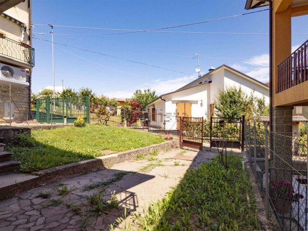 casa indipendente in vendita a Montefiorino in zona Farneta