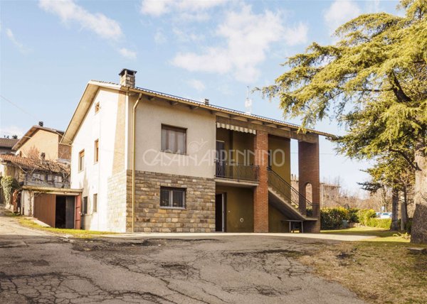 casa indipendente in vendita a Montefiorino in zona Farneta