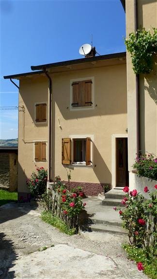 casa semindipendente in vendita a Montefiorino in zona Rubbiano