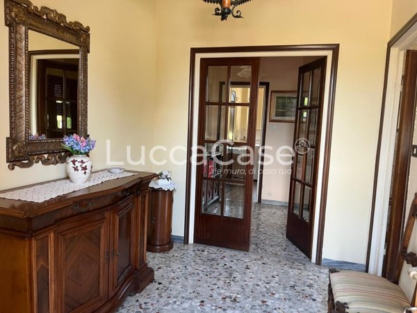 casa indipendente in vendita a Lucca in zona Farneta