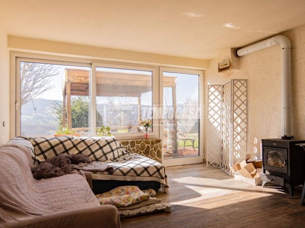 casa indipendente in vendita a Montese