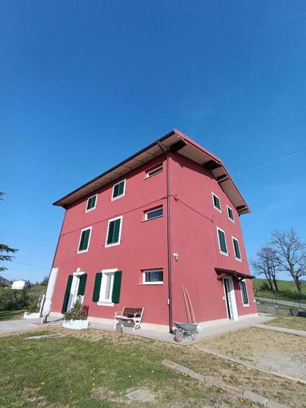 casa indipendente in vendita a Montese in zona Montespecchio