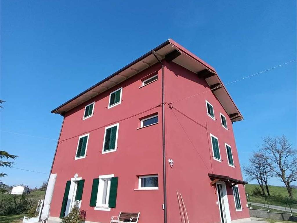 casa indipendente in vendita a Montese in zona Montespecchio