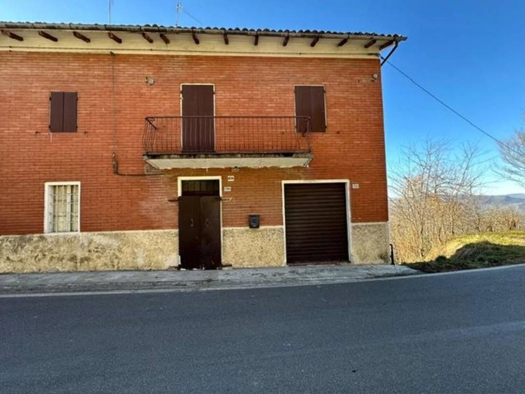 casa indipendente in vendita a Montese in zona Maserno