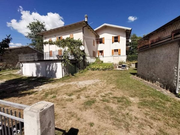 casa indipendente in vendita a Montese