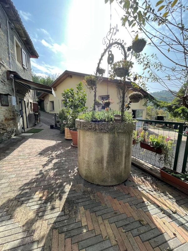 casa indipendente in vendita a Montese