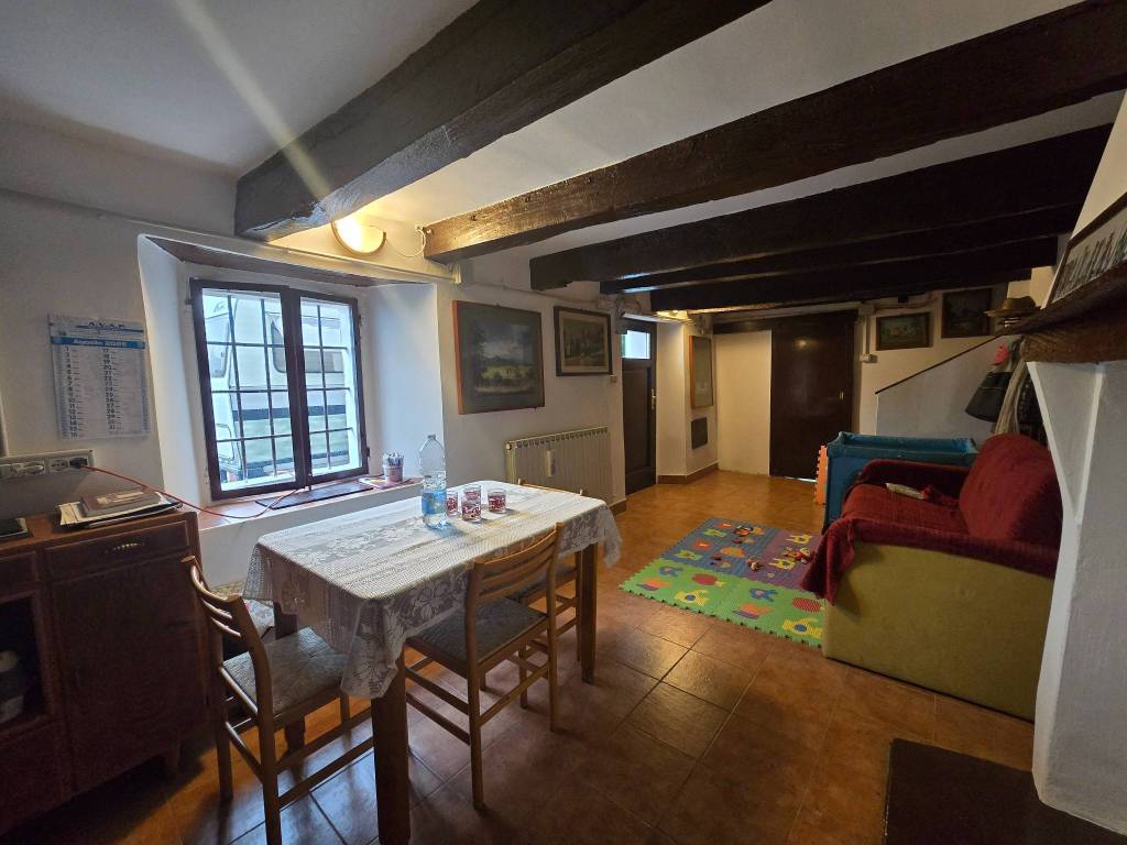 casa indipendente in vendita a Montese in zona Salto