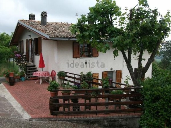 appartamento in vendita a Montese in zona Montalto